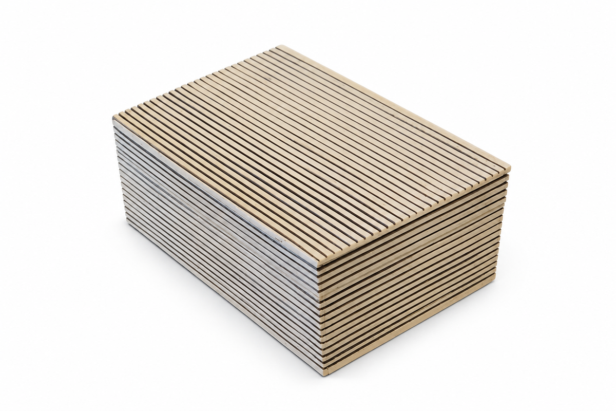 Caja Boni Blanco con Rayas Negras Resina de Madera